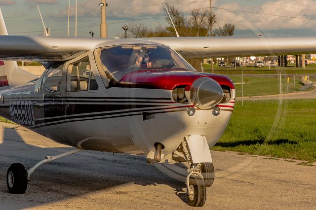 Cessna 177RG Cardinal RG (N555DD)