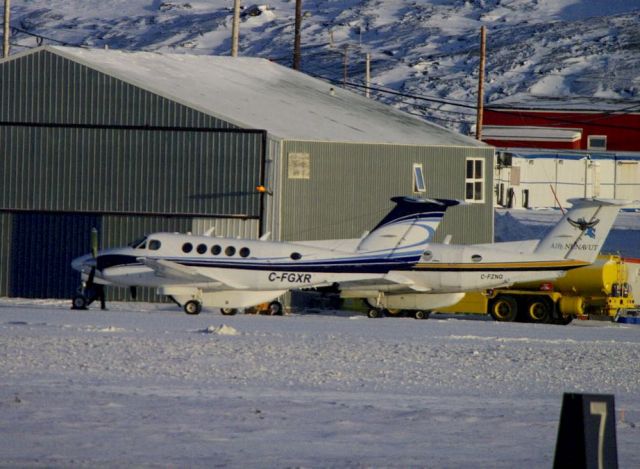 Beechcraft Super King Air 200 (C-FGXR) - Photo taken on Nov.05.2015 in Iqaluit, Nunavut