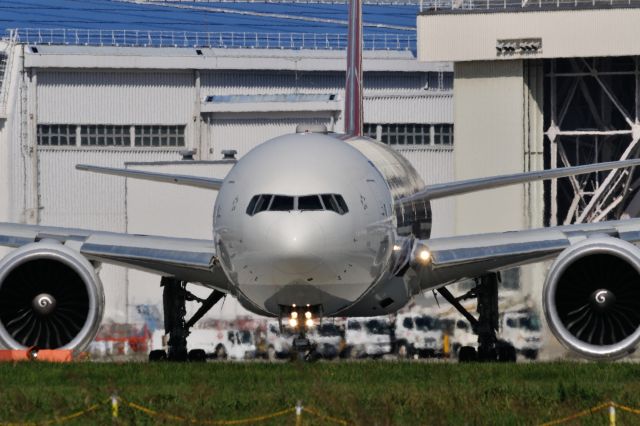 BOEING 777-300 (TC-JJI) - 2012/10/16