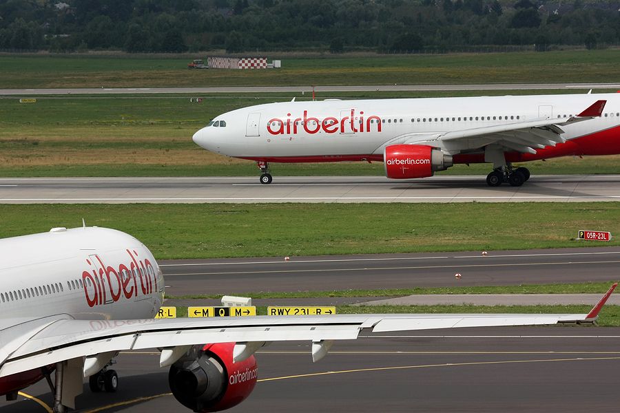 Airbus A330-300 (D-ALPB)