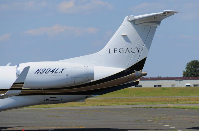 Embraer ERJ-135 (N904LX)