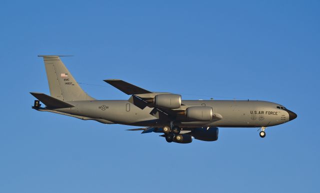 Boeing C-135FR Stratotanker — - Boeing KC-135R Stratotanker Air Mobility Command 14837 22d Air Refueling Wing (22 ARW) 931st Air Refueling Group (931 ARG) - RED FLAG 15-4 August 17 to 28br /br /Las Vegas - Nellis AFB (LSV / KLSV)br /TDelCorobr /August 24, 2015