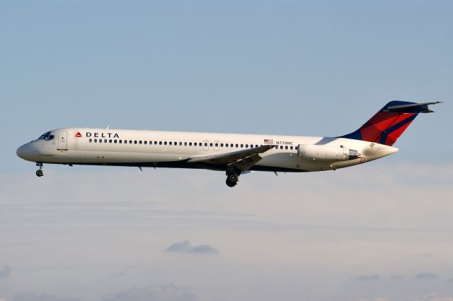 McDonnell Douglas DC-9-50 (N778NC)