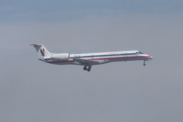 Embraer ERJ-145 (N827AE)