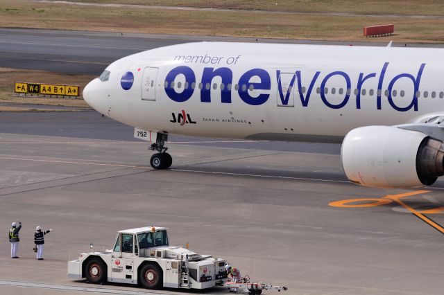 BOEING 777-300 (JA752J) - 2012/3/20