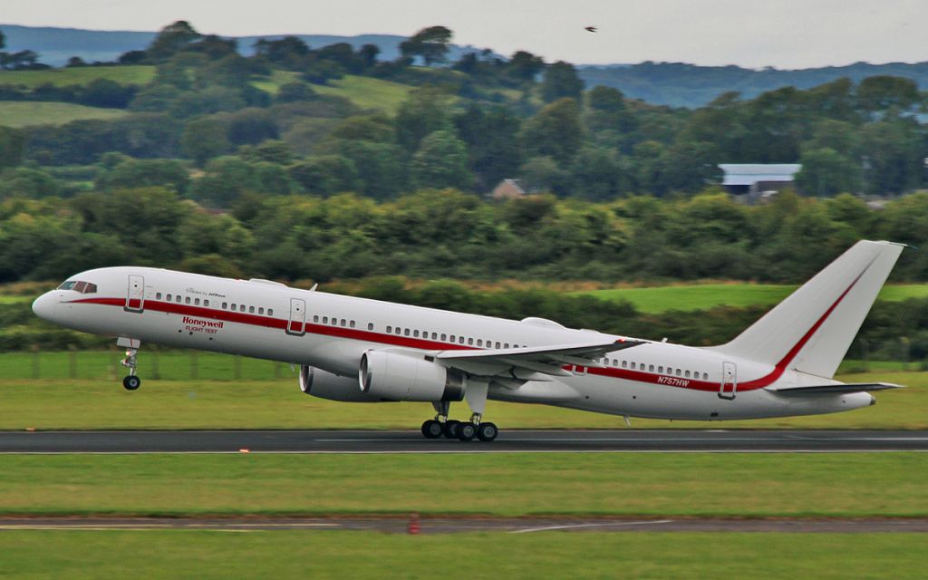 Boeing 757-200 (N757HW) - honeywell flight test b757-2 n757hw dep shannon 8/8/15.