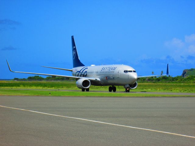 Boeing 737-700 (N3765)