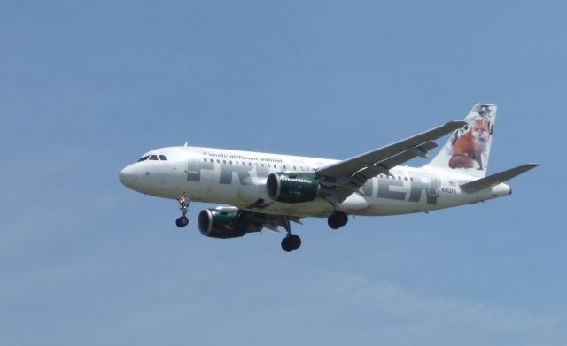 Airbus A319 (N922FR) - Shown here is this Frontier Airbus A319 a moment from landing displaying "Foxy" the red fox on the tail in the Summer of 2016.