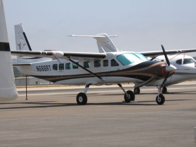 Cessna Caravan (N688RT) - Parked at Santa Ana