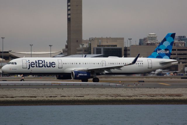 Airbus A321 (N905JB)