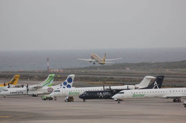 Boeing 737-800 (D-ATUD)