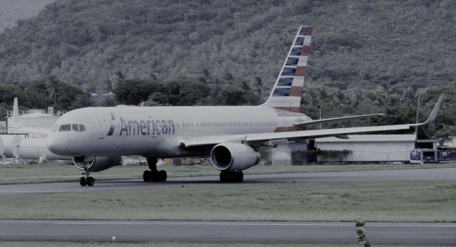Boeing 757-200 (N185AN)