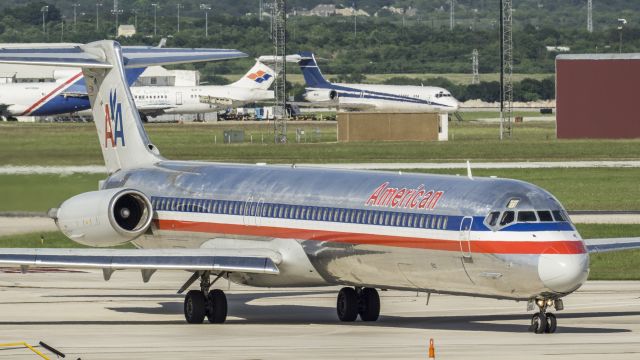 McDonnell Douglas MD-80 (N513AA) - Exiting runway 13R