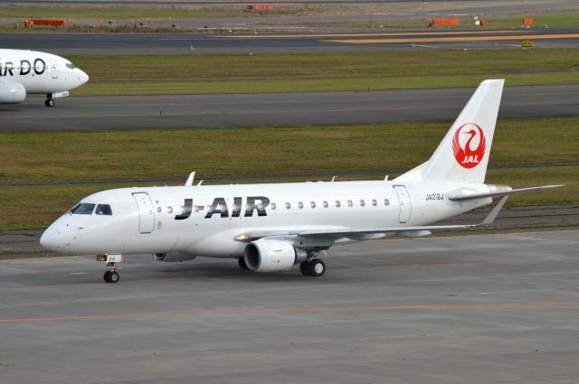 Embraer 170/175 (JA212J) - 2017-10-14