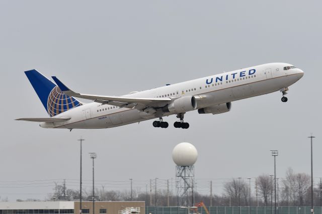 BOEING 767-300 (N665UA) - First of three nearly simultaneous UAL 767-300 repositioning flights going from IND to IAH on 03-26-20