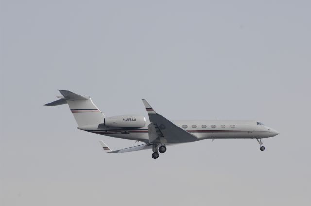 Gulfstream Aerospace Gulfstream V (N155AN) - Final Approach to Haneda Intl Airport R/W22 on 2011/3/31 Nissan Corp