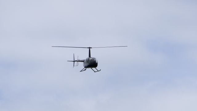 Robinson R-44 (N277CH)