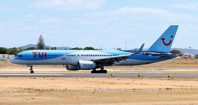 Airbus A320 (G-OOBB)