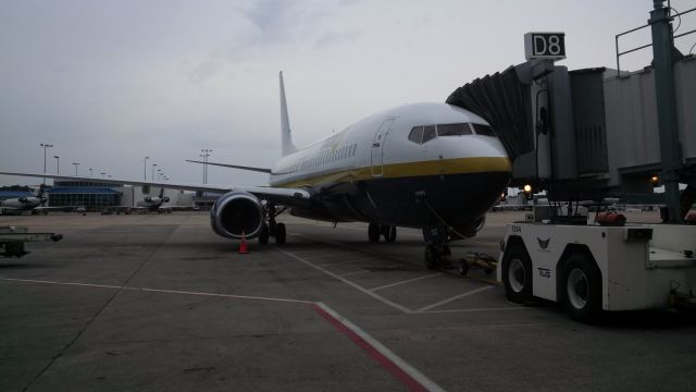 Boeing 737-800 (N732MA) - On gate D8 in CLT.