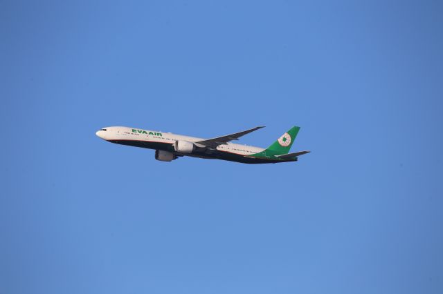 BOEING 777-300ER (B-16717)