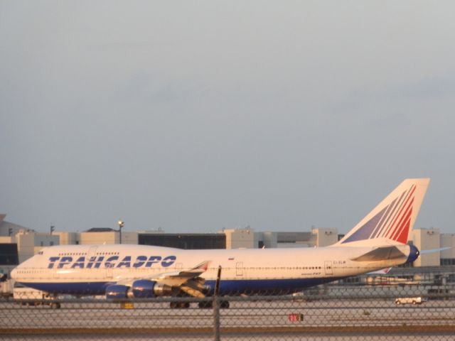 Boeing 747-400 (EI-XLM)