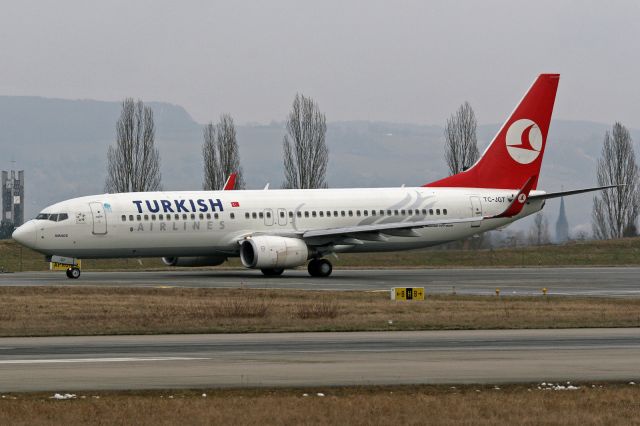 Boeing 737-800 (TC-JGT)