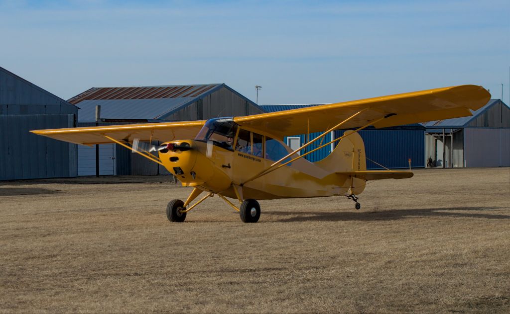 N85607 — - TAKING OFF WITH A LITTLE CROSSWIND