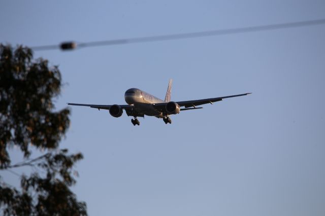Boeing 777-200 (A7-BFW)