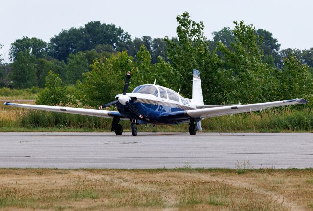 Mooney M-20 Turbo (N9144C)