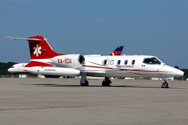 Learjet 35 (XA-ICU)