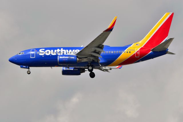 Boeing 737-700 (N7856A) - 23-L 09-17-21