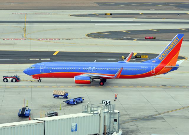 Boeing 737-800 (N8638A)