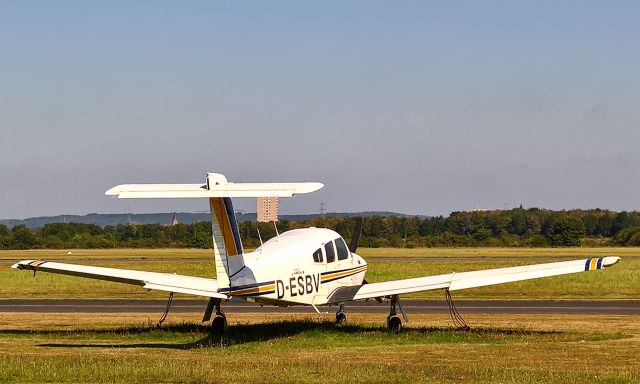 Piper Cherokee Arrow (D-ESBV)