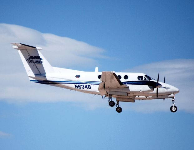 Beechcraft Super King Air 200 (N634B) - Air St Lukes Beechcraft Super King Air 200 Lifeguard N634B BC-19  Civilian Air Ambulance (Urgent, Priority Air Traffic)  North Las Vegas Airport (IATA: VGT, ICAO: KVGT, FAA LID: VGT) Photo: Tomas Del Coro  5-24-2010