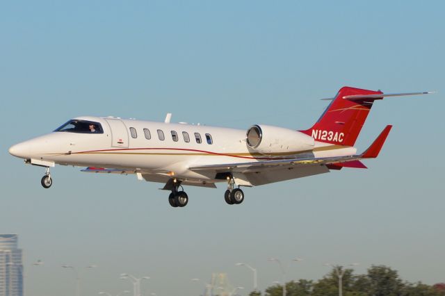 Learjet 45 (N123AC)