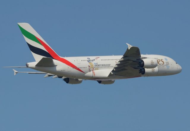 Airbus A380-800 (A6-EDZ)