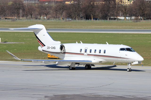 Bombardier Challenger 300 (CS-CHD)