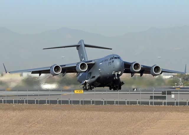 Boeing Globemaster III (97-0045)