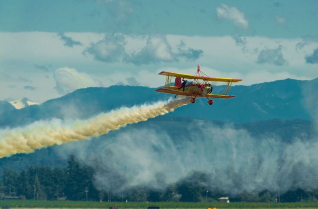 — — - Gene Soucy and his partner (in the air and in life), Teresa Stokes. Now THATs a trusting relationship!