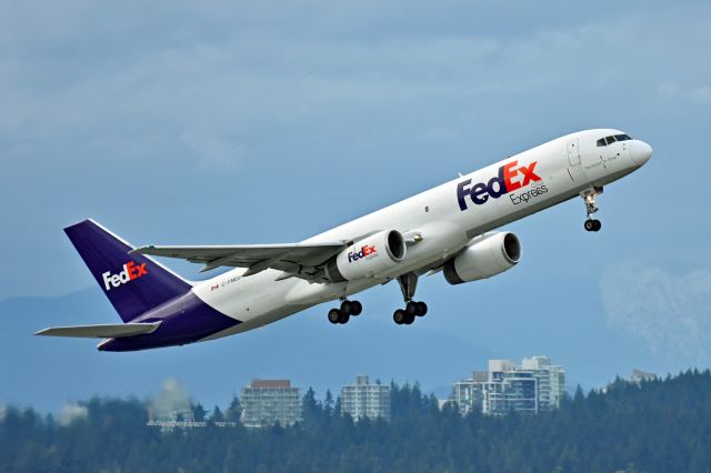 Boeing 757-200 (C-FMEU)