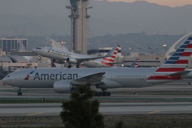 Boeing 777-200 (N774AN)