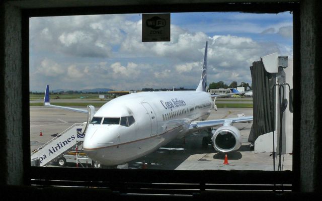 Boeing 737-700 (HP-1532CMP)