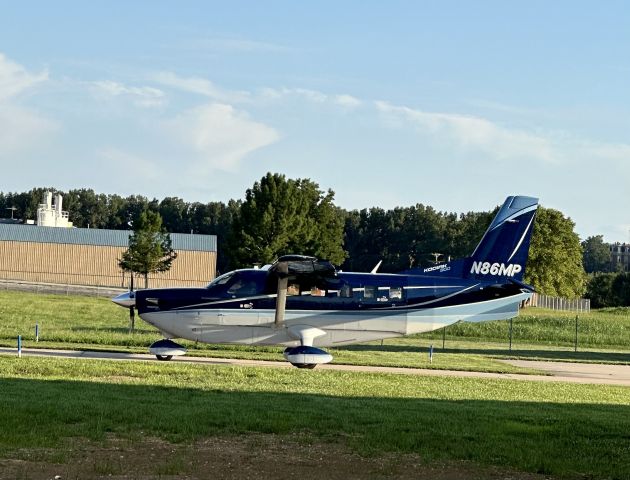 Daher Kodiak 200 (N86MP) - At KJEF.  Missouri State Highway Patrol’s new Kodiak 900.  Being piloted by Trooper Callie Volle
