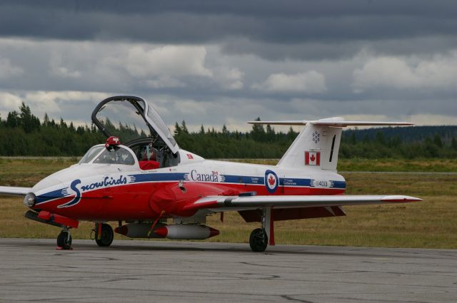 — — - Le 17 aout 2012 j'était à CYVO. Cet avion était là pour le spectacle aérien des ''Snowbirds''.