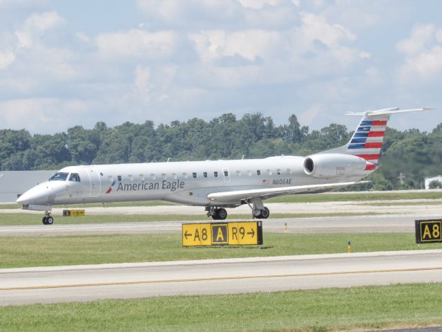 Embraer ERJ-145 (N606AE)