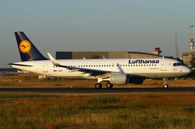 Airbus A320 (D-AIUF) - take-off RWY18 / last rays of sunshine / date 03-Jul-2014