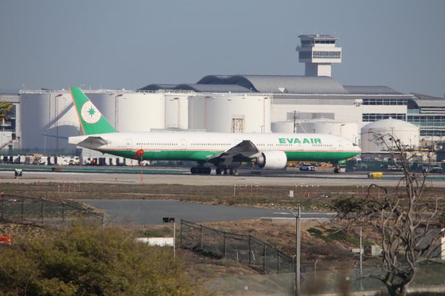 BOEING 777-300ER (B-16708)