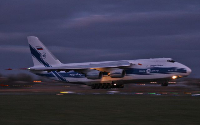 Antonov An-124 Ruslan (RA-82047) - volga-dnepr a124 ra-82047 about to land at shannon this evening 20/3/15.