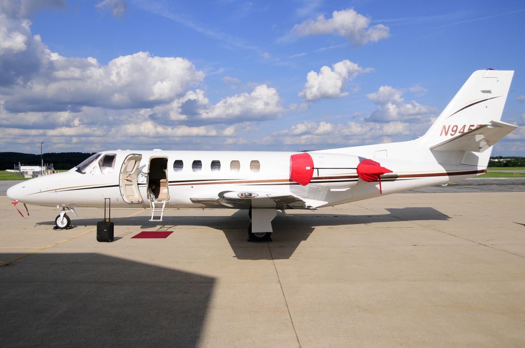Cessna Citation II (N945ER) - Seen at KFDK on 6/23/2009.