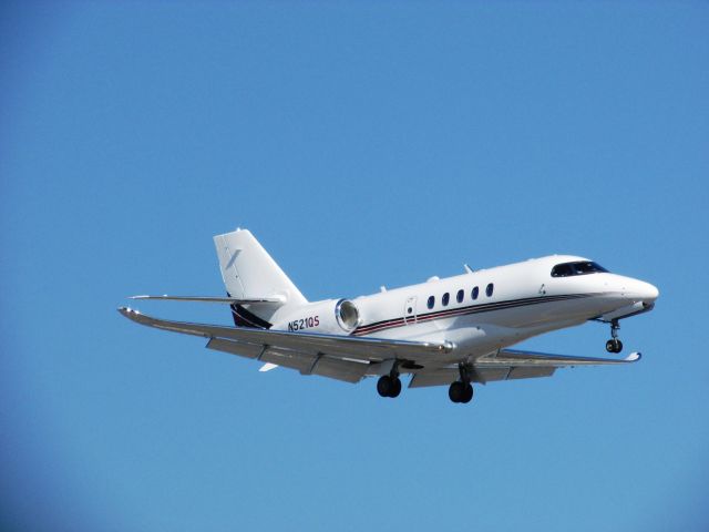 Cessna Citation Sovereign (N521QS) - Landing RWY 20R